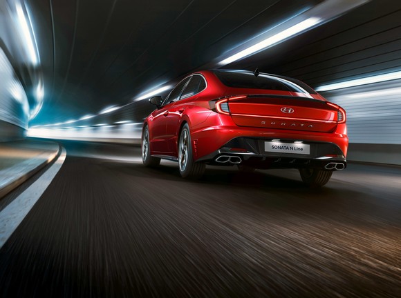 N 라인만의 스포티함을 한층 뽐내는 후면. ⓒ 현대자동차