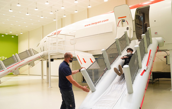 티웨이항공이 항공훈련센터 최종 준공을 앞두고 훈련장비 설치에 박차를 가하고 있다. ⓒ 티웨이항공