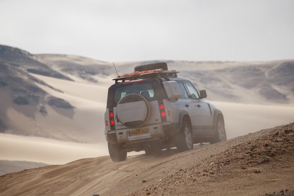 오리지널 디펜더의 혈통을 계승한 올 뉴 디펜더에는 뛰어난 내구성과 정교함, 극강의 강인함이 담겨있다. ⓒ 재규어 랜드로버 코리아