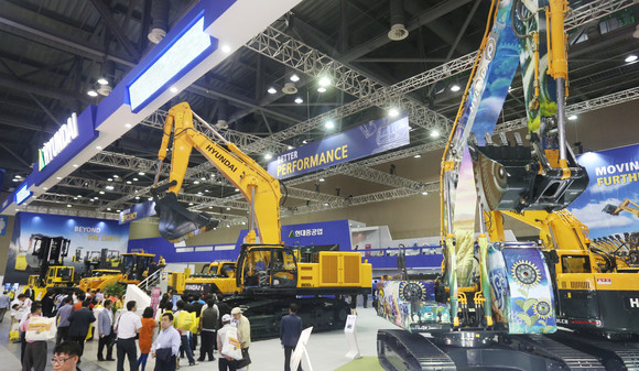 사진은 지난 2012년 열린 한국국제건설기계전에 참여한 현대중공업 부스 전경. ⓒ 연합뉴스