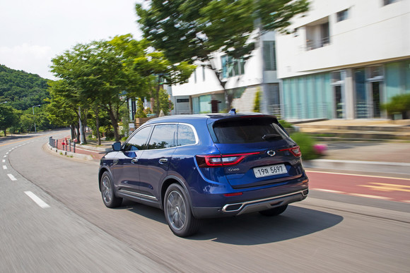 독보적 경제성을 내세워 출시 후 지속적으로 인기를 끌고 있는 QM6 LPe. ⓒ 르노삼성자동차