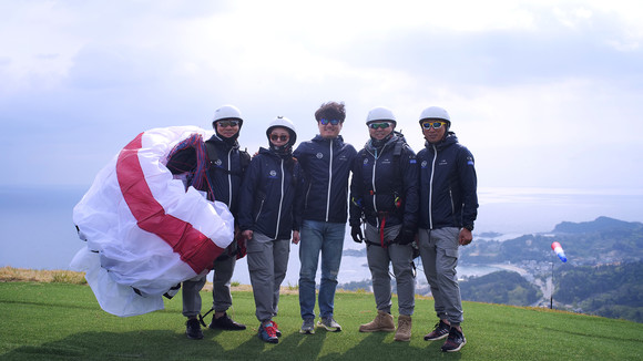 쌍용차 후원 선수단이 경기 현장에서 기념촬영하고 있는 모습. 왼쪽부터 이태수 선수, 이다겸 선수, 조준상 단장, 안용태, 오석철 선수. ⓒ 쌍용자동차