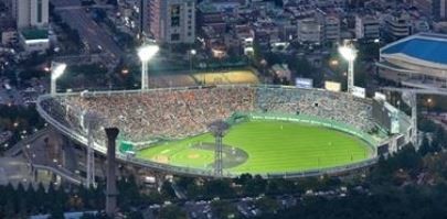 현재 롯데자이언츠가 사용 중인 부산 사직야구장 전경. ⓒ 부산광역시