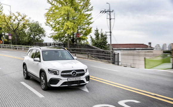 더 뉴 메르세데스-벤츠 GLB는 넉넉한 실내공간과 최신 주행 보조 시스템, 탁월한 주행성능을 두루 갖춘 실용적인 패밀리 SUV다. ⓒ 메르세데스-벤츠 코리아