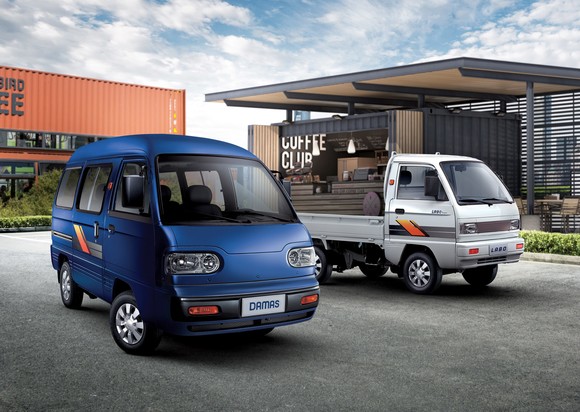 2021년 1분기 생산종료를 앞두고 있는 경상용차 다마스와 라보. ⓒ 한국GM