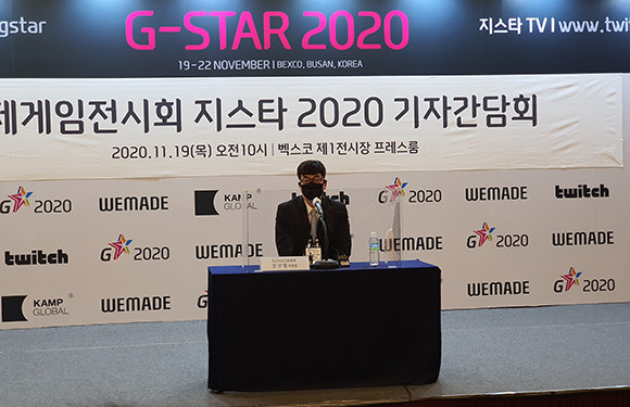 강 위원장은 "지스타의 오프라인에 대한 욕심은 계속 갖고 있어 온라인과의 병행준비를 오랫동안 해 왔다"며 "하지만 코로나로 어쩔 수 없이 온라인으로 열리게 됐지만 지스타는 어떤 상황에서도 매년 개최돌 것"이라고 말했다. = 김경태 기자
