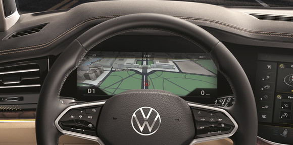 스티어링 휠 중앙에 2D 디자인의 새로운 엠블럼이 적용된 모습. ⓒ 폭스바겐 코리아