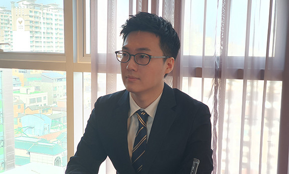 지난해 11월 T1이 신임 단장으로 스타크래프트2 '폴트'의 최성훈을 새롭게 영입했다. = 김경태 기자