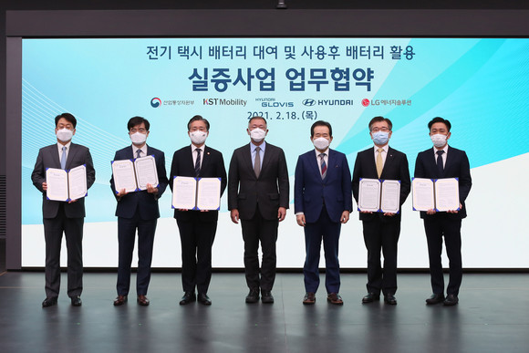 현대차가 정부 및 물류·배터리·모빌리티 업계와 손잡고 전기차 배터리 대여 사업 실증에 나섰다. ⓒ 현대자동차