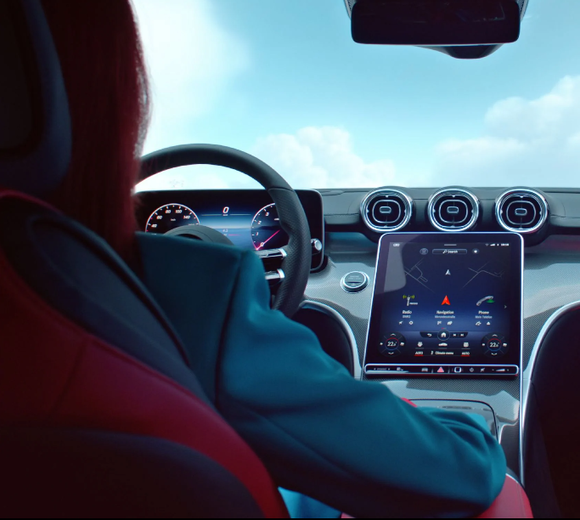 차량을 개인맞춤형 컴포트 존으로 구현한 더 뉴 C-클래스 실내. ⓒ 메르세데스-벤츠 코리아