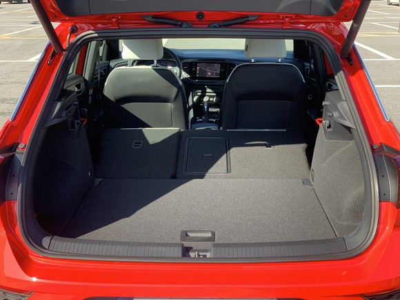 신형 티록은 2열 뒷좌석 등받이를 모두 접었을 때 최대 1290ℓ의 적재공간을 확보한다. = 노병우 기자