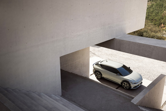 미래 운송수단의 이정표를 제시하는 모델 EV6. ⓒ 기아