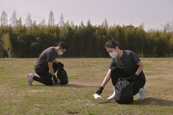 헤이, 플로깅 캠페인에 참여 중인 참가자. ⓒ 볼보자동차코리아