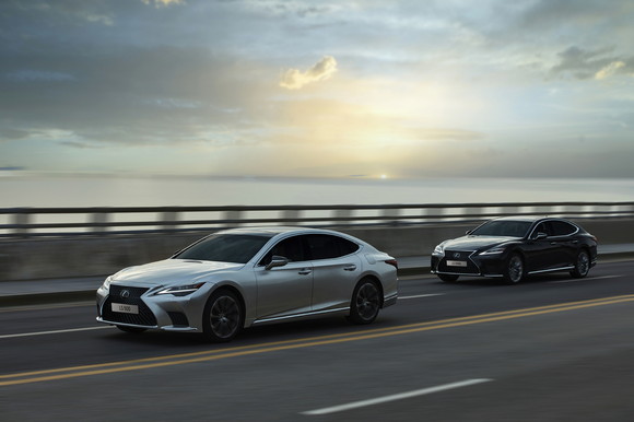 렉서스코리아가 전국 렉서스 공식 딜러에서 20주년 기념 전국 시승회 및 감사 프로모션을 실시한다. ⓒ 렉서스코리아