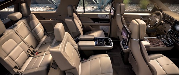 뉴 링컨 네비게이터는 링컨 브랜드의 핵심 가치인 '안식처에서 경험하는 편안함'을 느낄 수 있도록 디자인됐다. ⓒ 링컨코리아