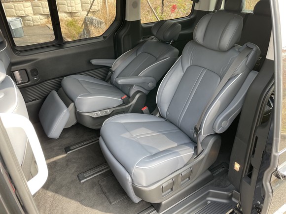 편안하게 눕는 자세가 가능한 프리미엄 릴렉션 시트. = 노병우 기자