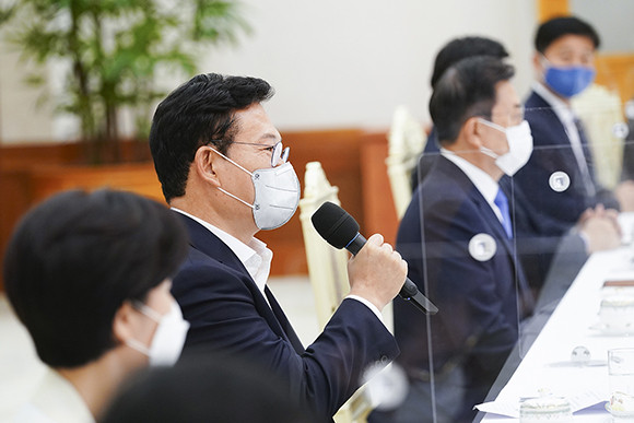 송영길 당대표는 전당대회에서 말한 5가지 아젠다를 다시 언급하며 "지도부와 함께 대통령과 당·정·청이 하나 돼 남은 1년을 잘할 수 있겠다는 자신감을 갖게 됐다"고 말했다. ⓒ 청와대