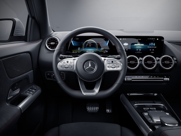 넉넉한 실내공간을 가진 더 뉴 AMG GLA 45 4MATIC+. ⓒ 메르세데스-벤츠 코리아