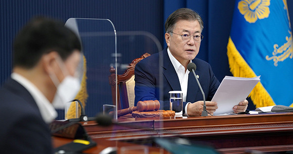 문재인 대통령은 이번 주 개최되는 G7 정상회의에서 한일 정상회담 성사를 염두해 두고 있다. ⓒ 청와대