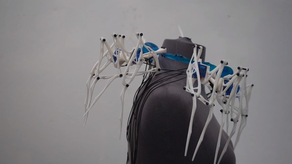 '텍스타일' 디자인 연구팀이 제안한 '목도리 도마뱀을 닮은 보호구' 디자인 프로젝트. ⓒ 현대자동차그룹