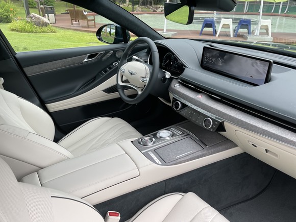 제네시스는 G80 전동화 모델 실내에 친환경 소재를 적용함으로써 브랜드가 추구하는 지속가능성을 구현했다. = 노병우 기자