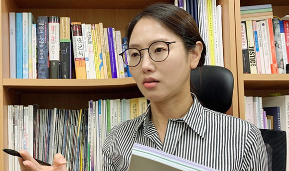 김태희 교수의 성균관대학교 스포츠과학대학 스포츠경영 연구팀이 포스트 코로나 시대를 위한 대안으로 골프존과 같은 공진화 사업모델을 제시했다. ⓒ 골프존