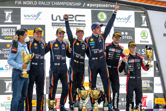 벨기에에서 열린 2021 WRC 8차 대회에서 포디움에 오른 선수들의 모습. ⓒ 현대자동차