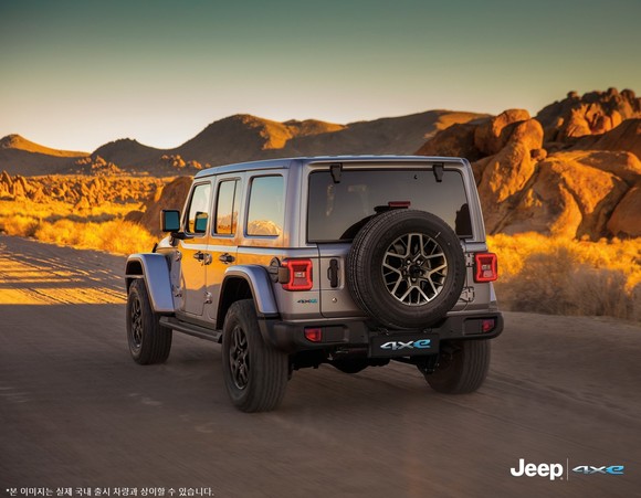 랭글러 4xe는 지금까지 출시된 랭글러 중 가장 기술적으로 뛰어난 친환경적인 모델이다. ⓒ 스텔란티스 코리아