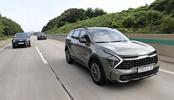 기아의 준중형 SUV 스포티지가 지난 2015년 출시 이후 6년 만에 5세대 모델로 돌아왔다. ⓒ 기아