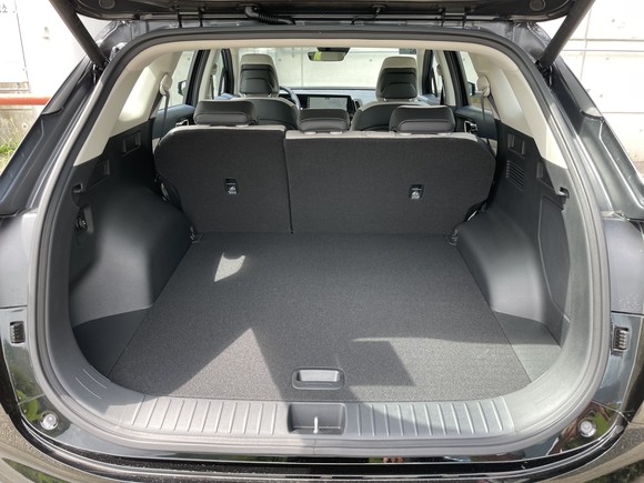 신형 스포티지 트렁크용량은 637ℓ(기존 대비 +134ℓ)다. = 노병우 기자