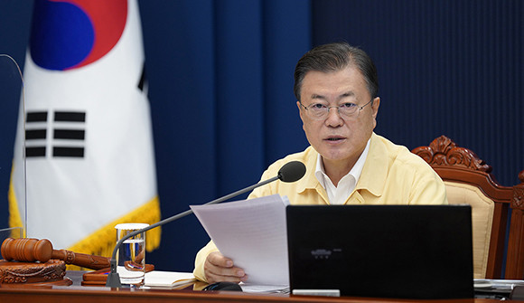정부는 지난 7월26일 '포스트 코로나 시대 선도형 경제로의 전환을 뒷받침' 한다는 목표에 따라 코로나19 위기 극복 지원, 국가전략기술·미래성장 신산업 등 선도형 경제 전환 지원, 코로나19 확산에 따른 양극화 완화·해소 등에 관한 '2021년 세법개정안'을 발표했다. ⓒ 청와대