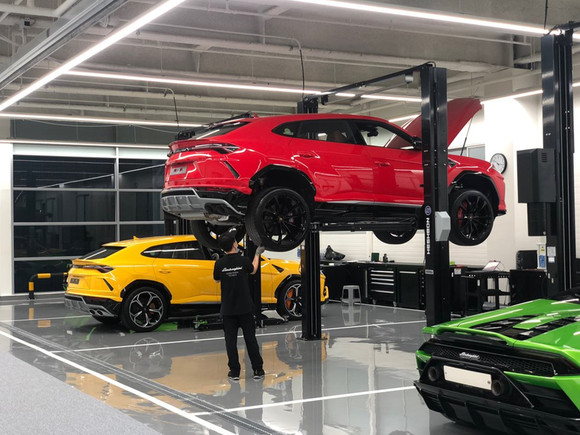 람보르기니 서울 서비스센터 워크숍 내부. ⓒ 람보르기니 서울