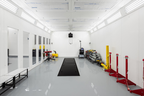 람보르기니 서울 서비스센터 차체 교정 수리 전문 시설. ⓒ 람보르기니 서울