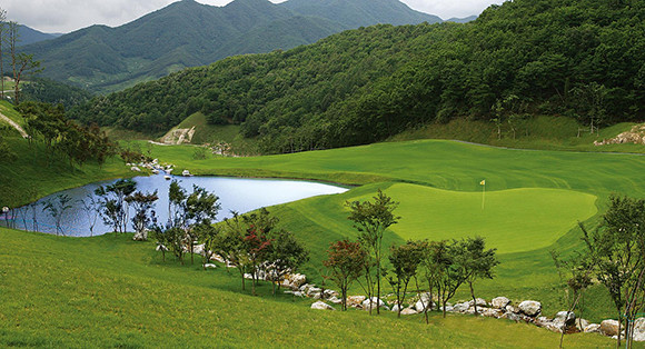 XGOLF에 따르면 수도권과 인접한 충북 골프장의 9월 예약률은 전년대비 33.7% 상승했한 것으로 나타났다. ⓒ XGOLF