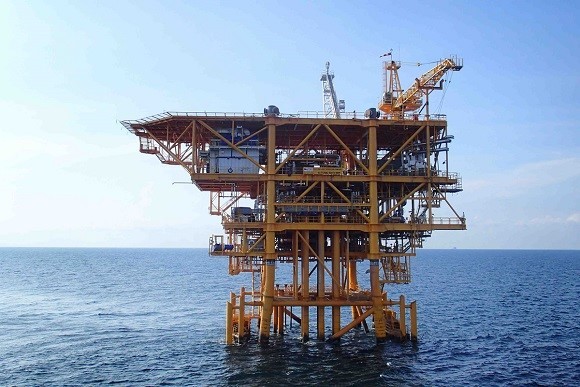 민형배 더불어민주당 의원은 이산화탄소 배출량 중 석유에 의한 것이 33.8%, 가스에 의한 것이 20.6%로 절반 이상이 석유와 천연가스에서 나오고 있다고 밝혔다. ⓒ연합사진