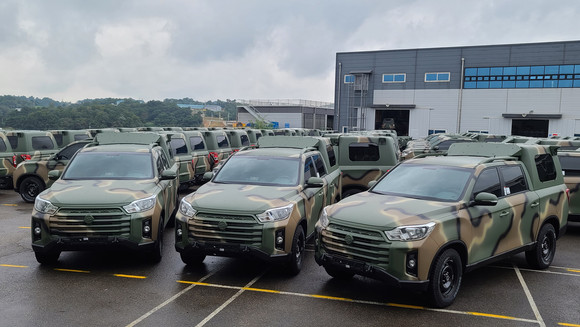 더 뉴 렉스턴 스포츠는 산악 지역이 많은 대한민국 영토와 야전에서 요구되는 험준한 주행환경에서 다양한 군 지원 활동을 수행할 수 있다. ⓒ 쌍용자동차