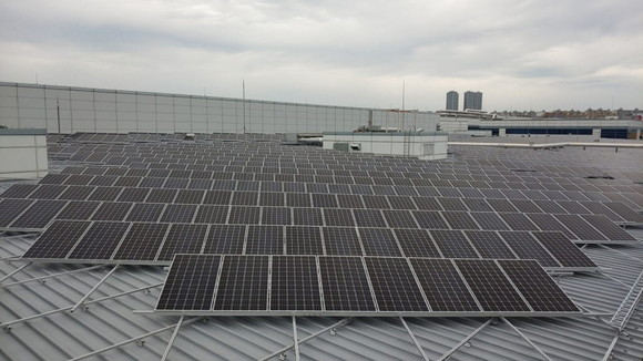 기존 알루미늄 프레임이 적용된 태양광 패널 사진. ⓒ LG화학