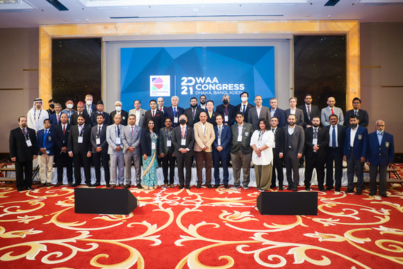 정의선 회장이 아시아양궁연맹 총회에 참석한 아시아 각국의 양궁협회 관계자들과 기념촬영하고 있다. ⓒ 현대자동차그룹