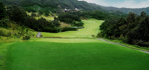 해당 골프장들의 생생한 후기와 골프장 예약은 XGOLF 홈페이지 또는 모바일 앱에서 확인할 수 있다. ⓒ XGOLF