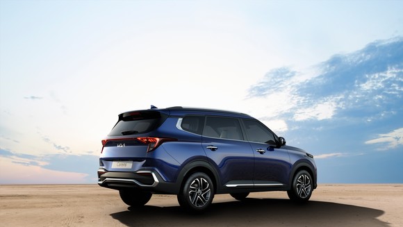 기아는 카렌스 개발 초기부터 인도의 가족단위 고객 특성에 맞춰 긴 휠베이스 기반의 7인승 차량으로 설계했다. ⓒ 기아