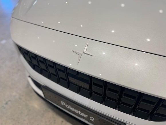 차량과 동일한 색상의 무광 엠블럼. = 노병우 기자