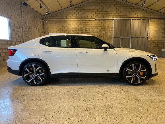 폴스타 2는 5도어 일렉트릭 패스트백이다. = 노병우 기자