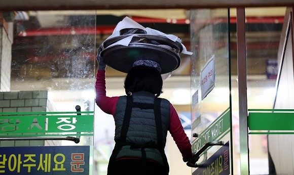 은행연합회 공시에 따르면 카카오뱅크가 지난해 12월 취급한 일반신용대출 신용평점 평균 점수는 KCB 기준 678점인 반면 케이뱅크는 821점을 기록했다. ⓒ 연합뉴스