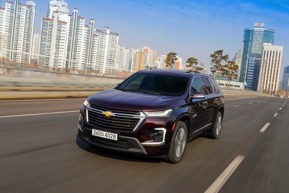 신형 트래버스는 디자인과 편의 사양을 대폭 업그레이드했다. ⓒ 한국GM