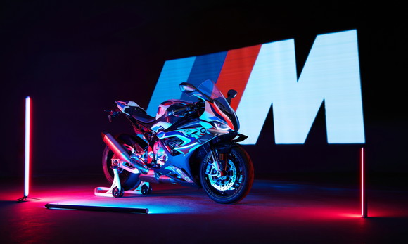 BMW 그룹 코리아의 모터사이클 사업부인 BMW 모토라드가 국내 최초로 모터사이클 온라인 판매채널 'BMW 모토라드 숍 온라인'을 오픈했다. ⓒ BMW 그룹 코리아