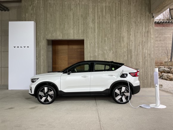 대담한 운동 자세를 연출한 측면. = 노병우 기자