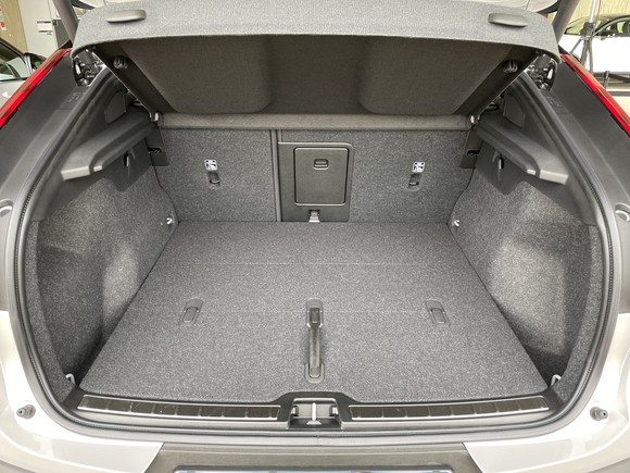 기본 트렁크용량은 489ℓ, 2열 좌석을 완전히 접을 경우 최대 1205ℓ다. = 노병우 기자