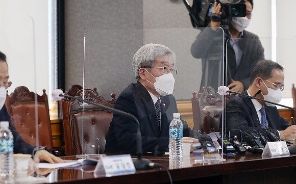 금융위원회는 오는 9월말까지 소상공인 대출 만기연장·원리금상환유예 조치를 추가 연장했다. ⓒ 금융위원회