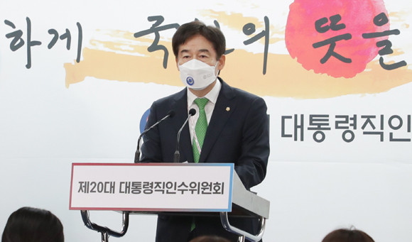 인수위 정무사법행정분과 위원들은 21일 통의동 인수위 기자실에서 '검수완박법' 추진을 중단해야 한다는 입장을 밝혔다. ⓒ 연합뉴스