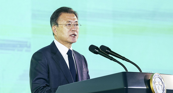 문재인 대통령이 세계산림총회 개회식에서 기조연설을 하고 있다. ⓒ 청와대